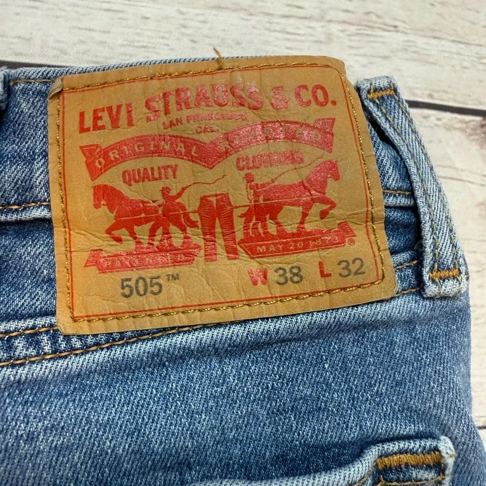 Levi's 505 Jeans Blue Denim Pants‎ Straight Men's Size 38x32 (Fits 35x29)